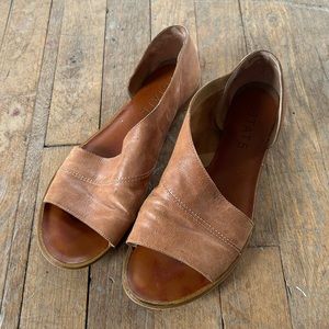 1. State Carmel Celvin Leather Sandals